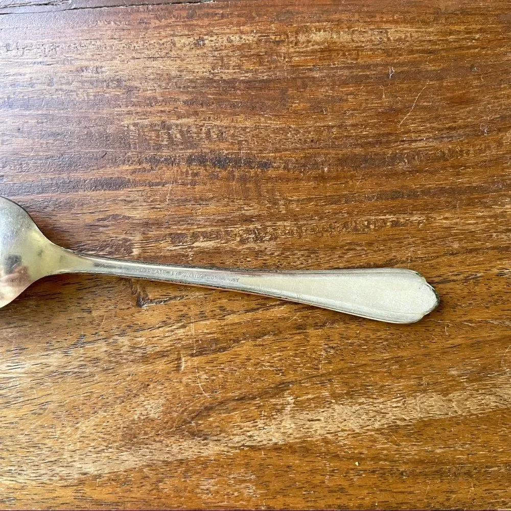 Vintage Oneida Tudor Plate 1937 June Nursery Teaspoon